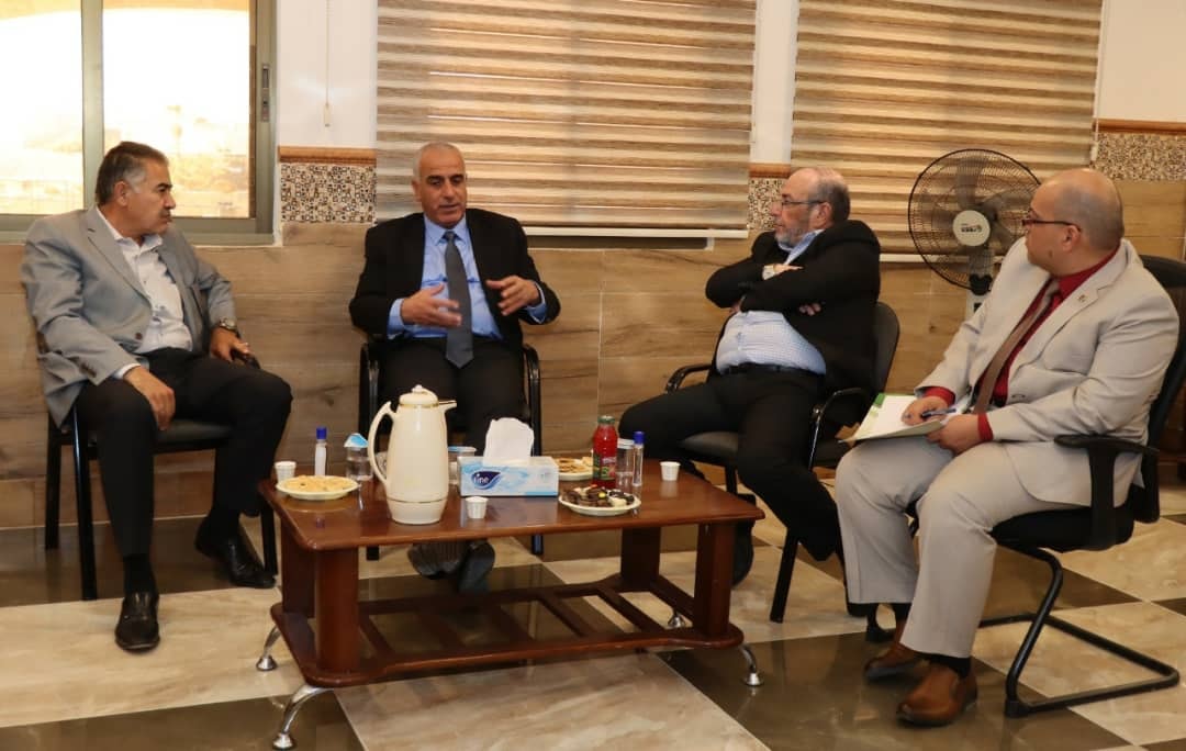 The president of the university visits the Ma'an Chamber of Commerce and Industry.